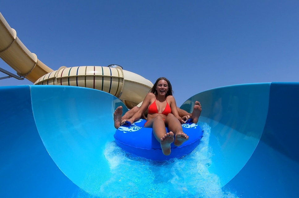 מגלשת הצונאמי